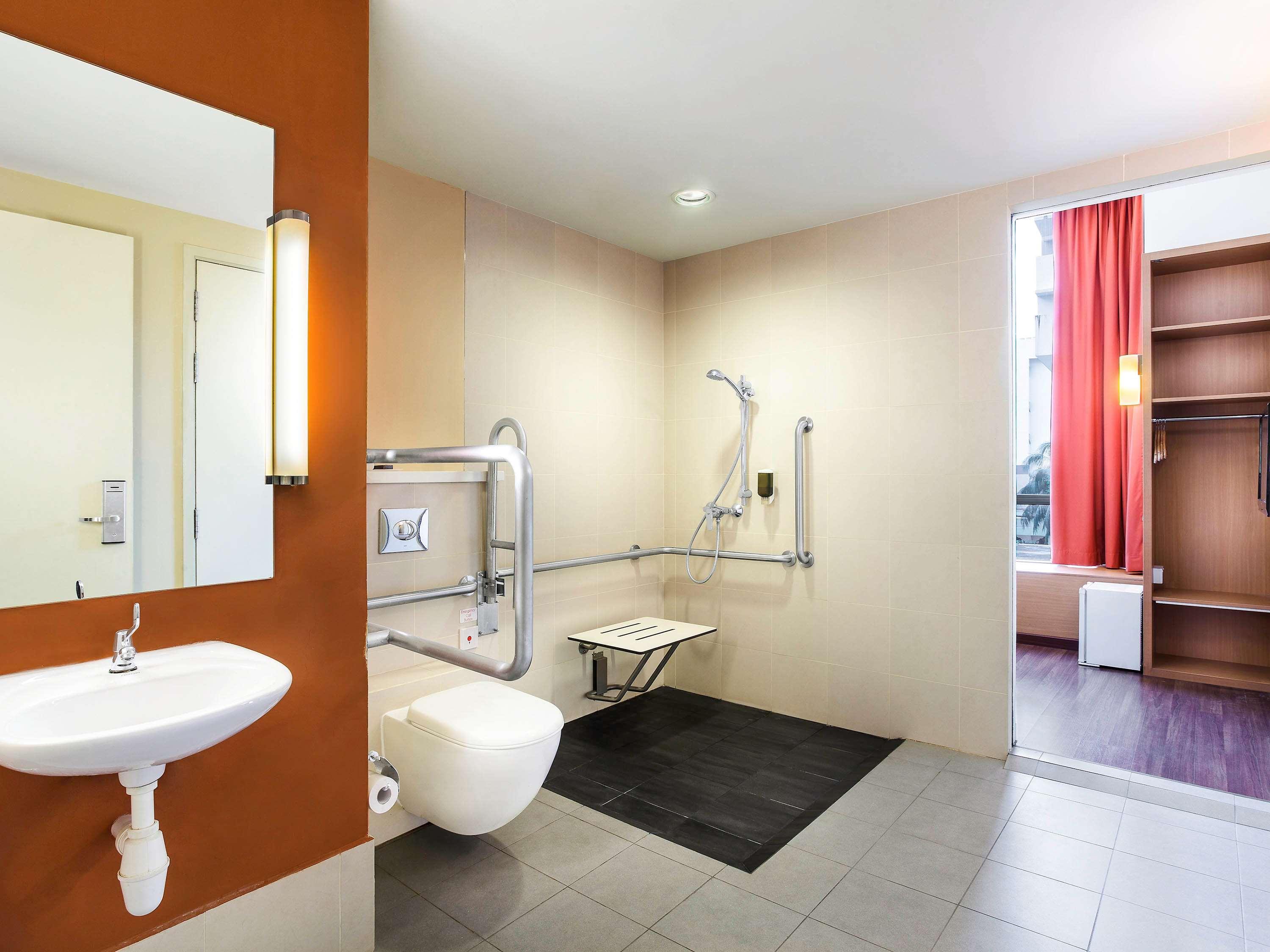 Ibis Singapore Novena Экстерьер фото