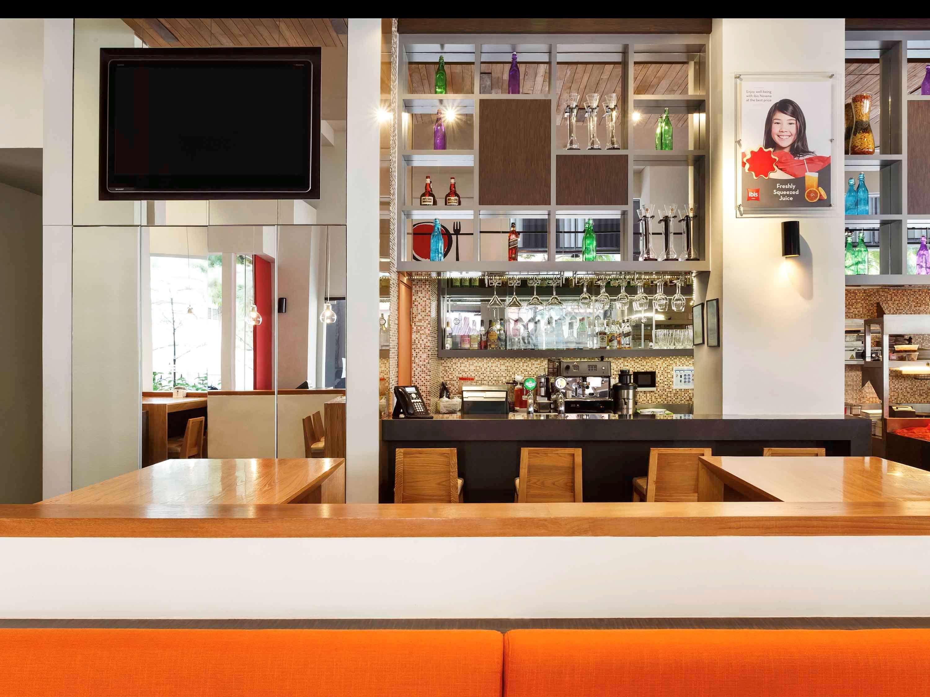 Ibis Singapore Novena Экстерьер фото