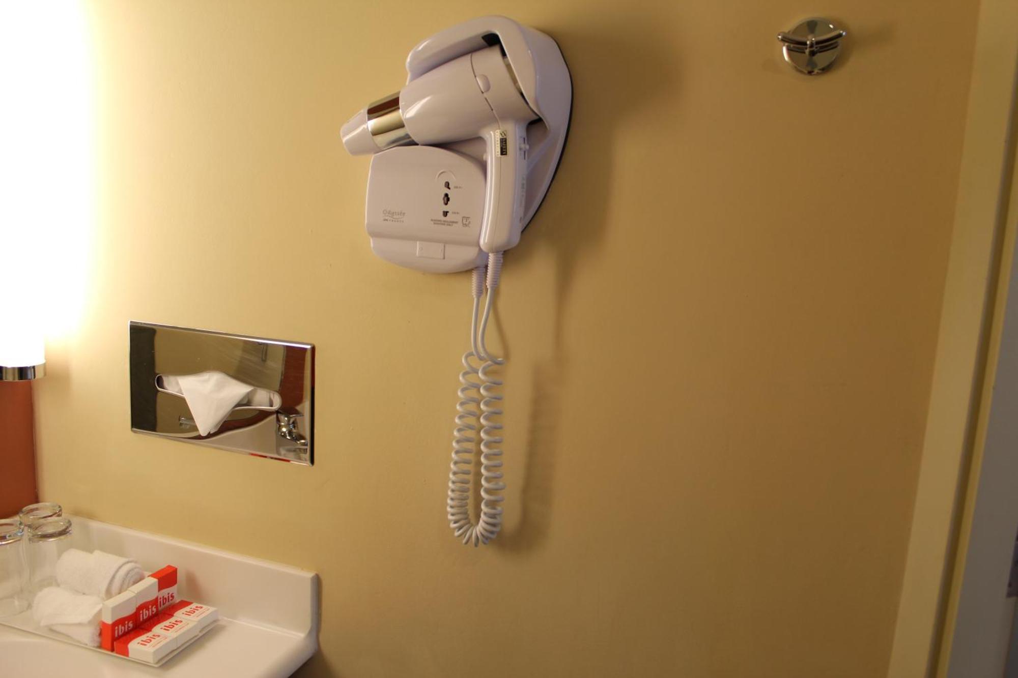 Ibis Singapore Novena Экстерьер фото