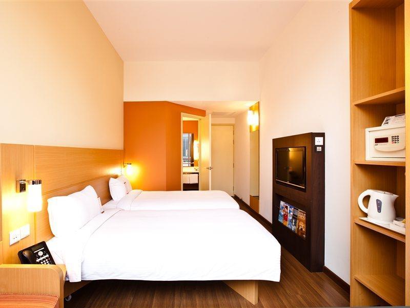 Ibis Singapore Novena Экстерьер фото