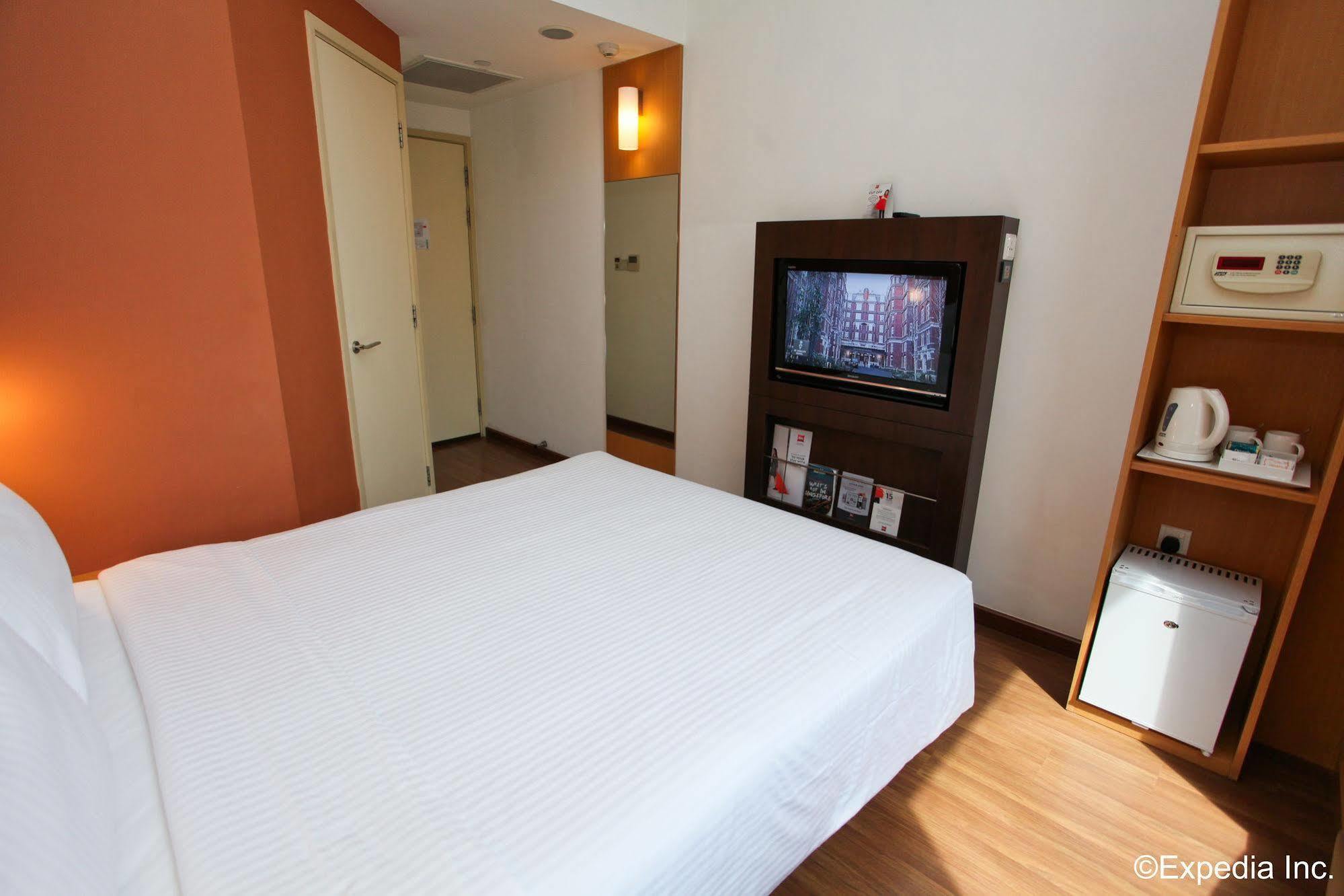 Ibis Singapore Novena Экстерьер фото